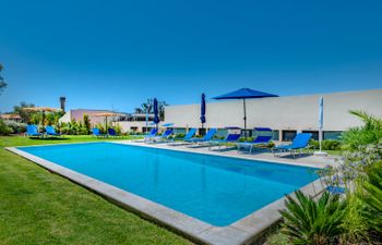 Suites Sunny Hill Apartment 6 Holiday Home