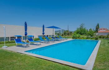 Suites Sunny Hill Apartment 5 Holiday Home