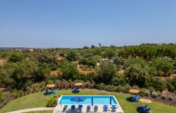 Suites Sunny Hill Apartment 4 Holiday Home