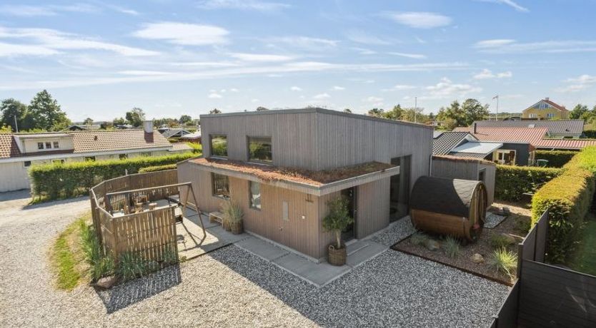 Photo of "Elvie" - 150m from the sea