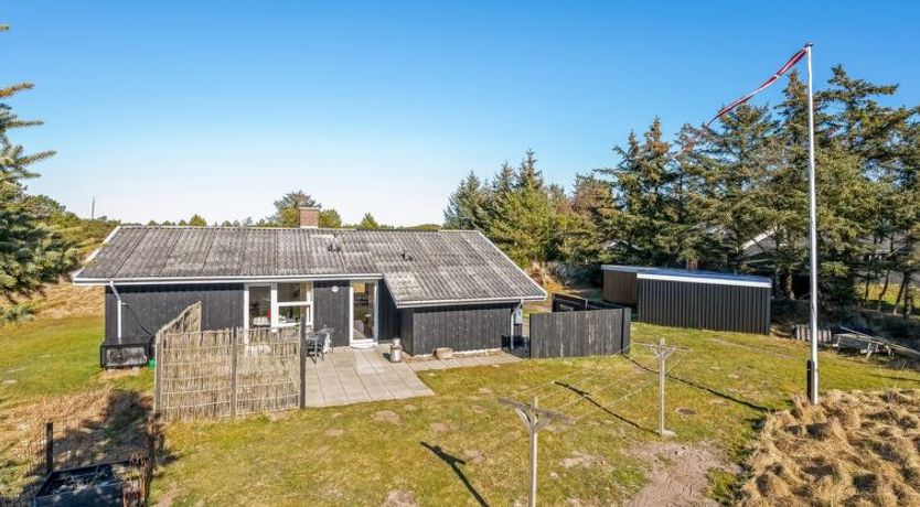 Photo of "Sinikka" - 900m from the sea