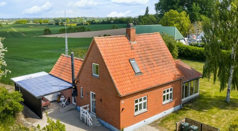 Photo of "Alisa" - 2.5km from the sea