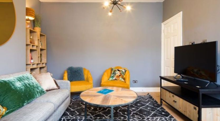 Photo of Lenna Gdns 2 Bed Apartment 3