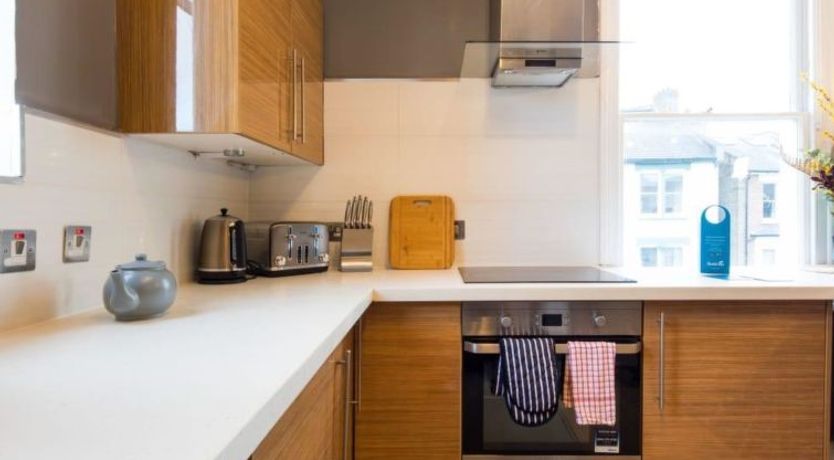 Photo of Lenna Gdns 2 Bed Apartment 3