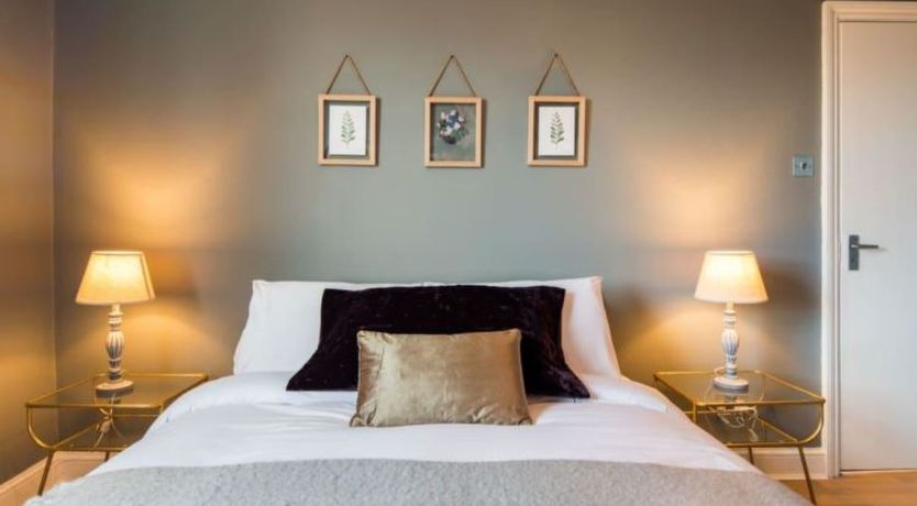 Photo of Lenna Gdns 2 Bed Apartment 3