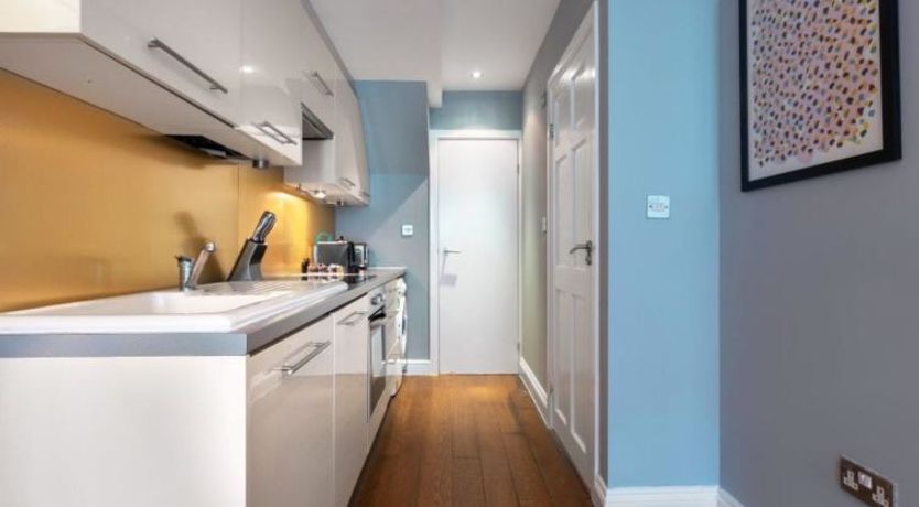 Photo of Lenna Gdns 1 Bed Apartment 2