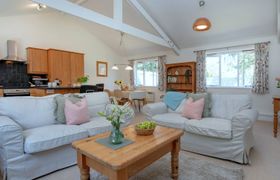 Photo of little-dunley-oaktree-cottage