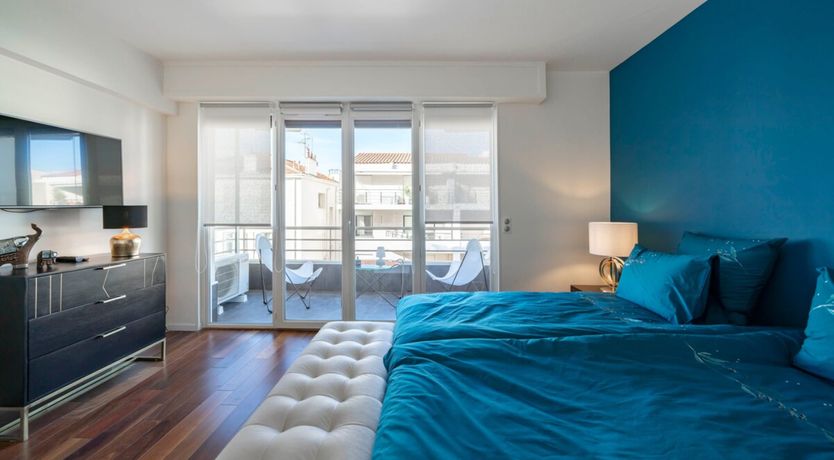 Photo of Cannes Light