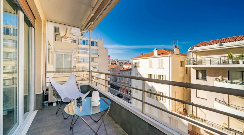 Photo of Cannes Light