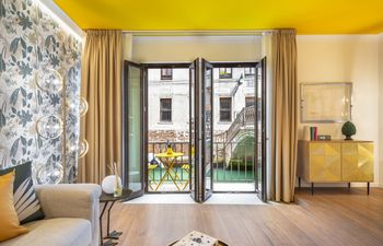 Canal View Delight Holiday Home