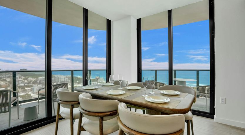 Photo of Atlantic Ocean Elegance