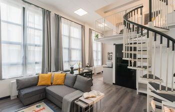 Lakefront Hideaway Holiday Home