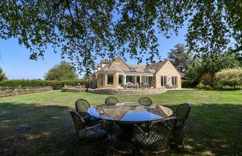 Birch & Honey Holiday Home