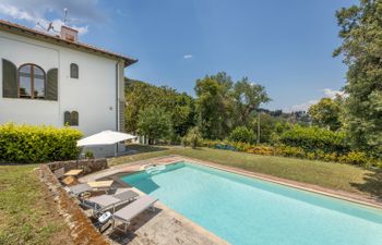 Rustic View Holiday Home