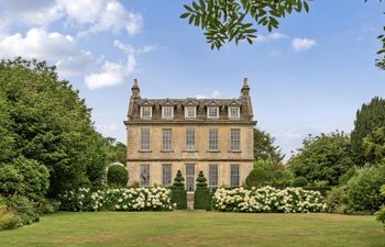 The Tudor Light Holiday Home