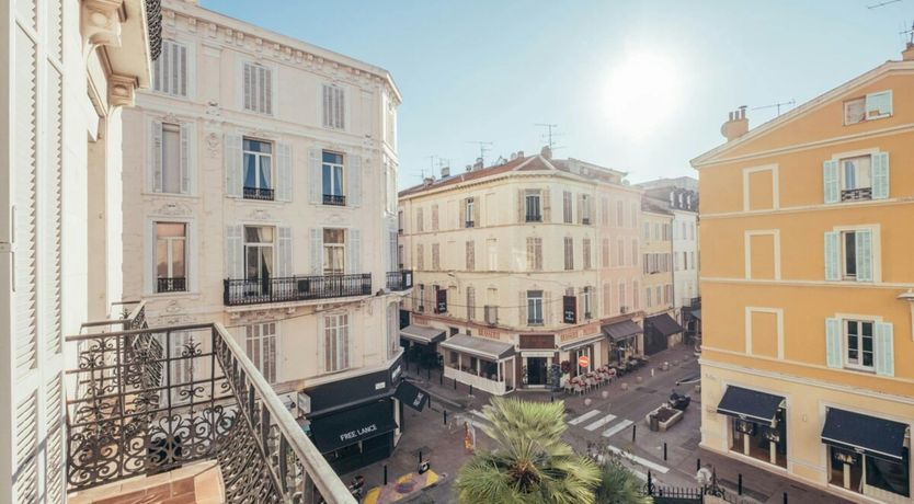 Photo of Street & Sea Vistas