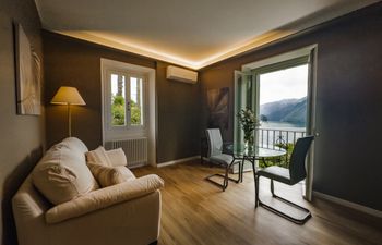 Romance in Lake Orta Holiday Home