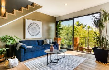 Vibrant Skyline Retreat Holiday Home