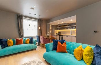 Ladbroke Life Holiday Home