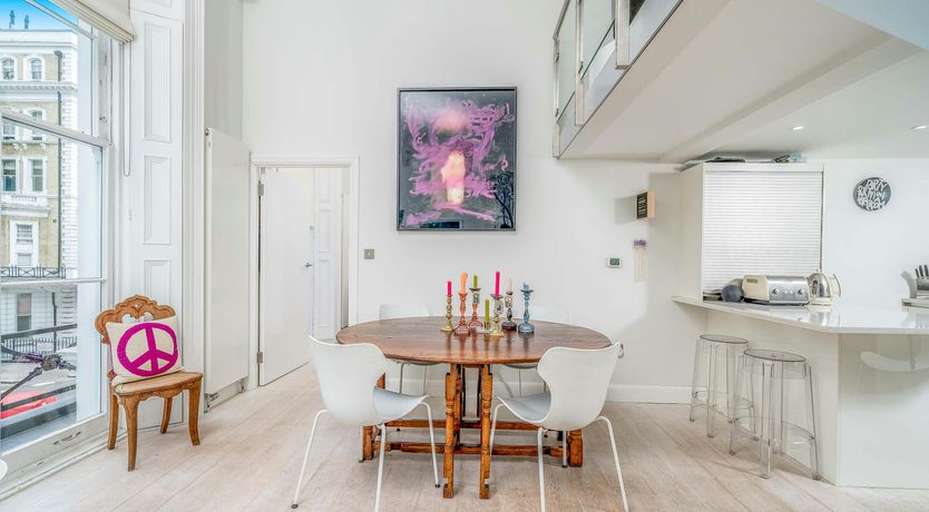 Photo of Earl's Light