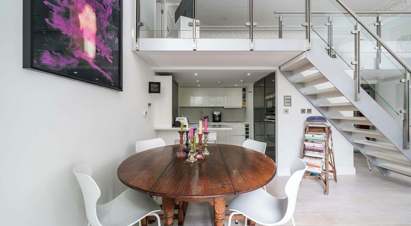 Photo of Earl's Light