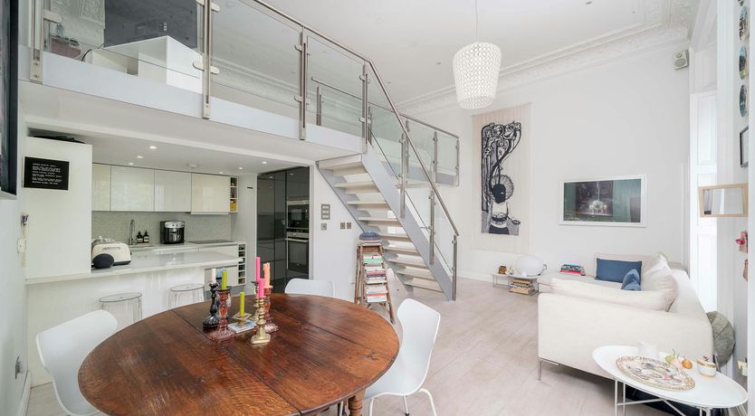 Photo of Earl's Light