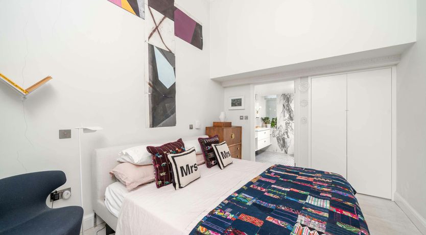 Photo of Earl's Light