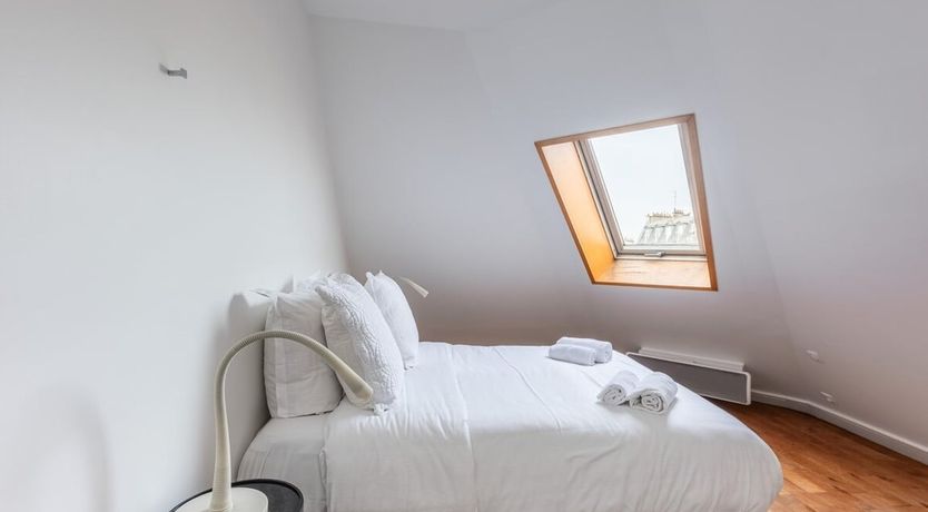 Photo of The Eaves of Paris