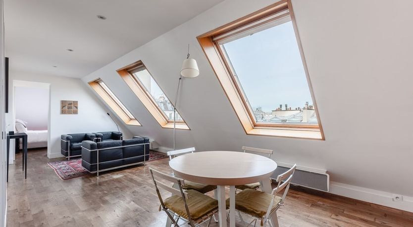 Photo of The Eaves of Paris