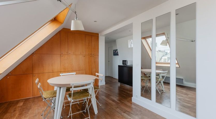 Photo of The Eaves of Paris