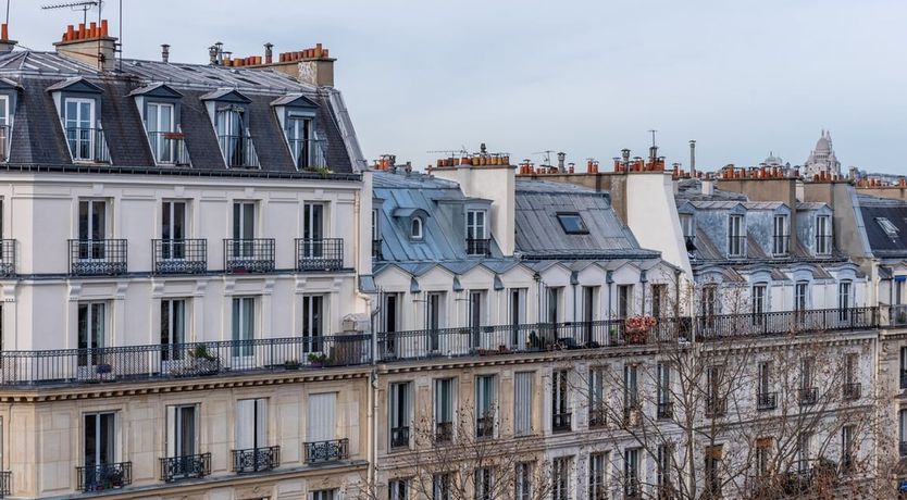 Photo of The Eaves of Paris