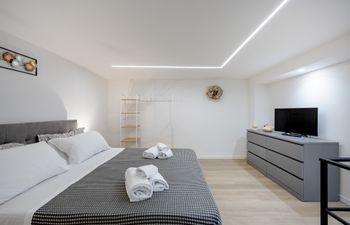 Stylish Arch Holiday Home
