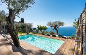 Mediterranean Pine Holiday Home