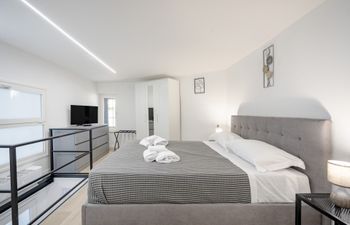 Elegant Pearl Holiday Home