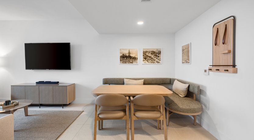 Photo of Bayside Buzz