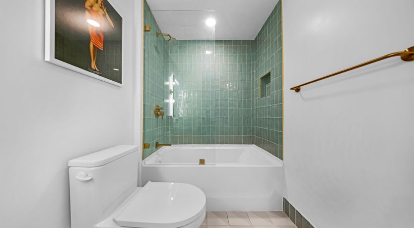 Photo of Bayside Buzz