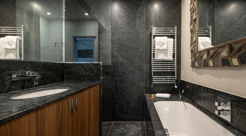 Photo of Les Artistes