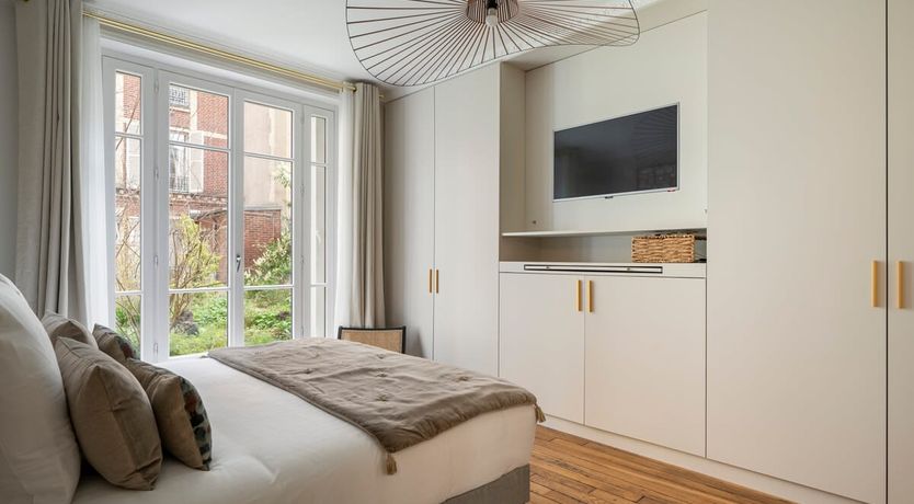 Photo of Les Artistes