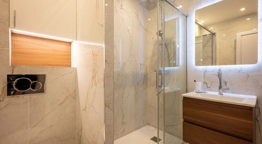 Photo of Les Artistes