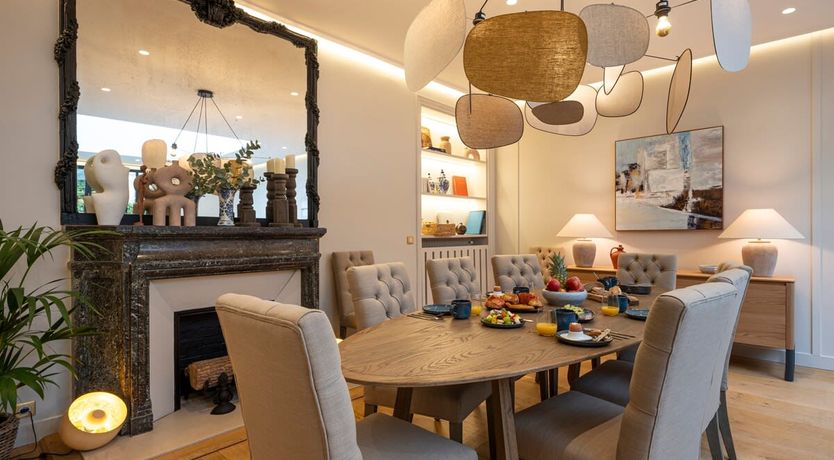 Photo of Les Artistes