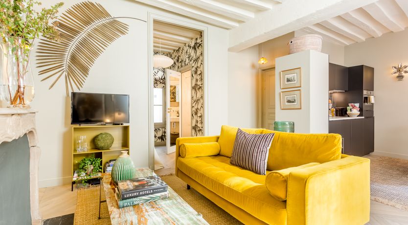 Photo of Poodle & Blonde