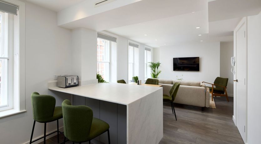 Photo of Chic in Chinatown