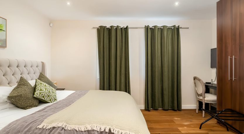 Photo of St Albans Style