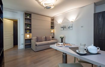 Gateway to Milan Holiday Home