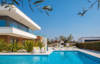 Old Olive VII Holiday Home
