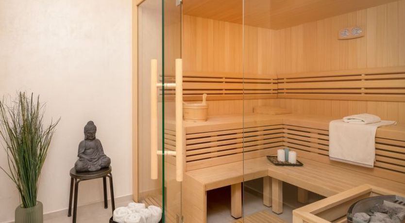 Photo of Old Olive VII