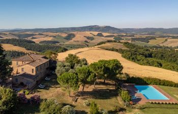 Torrenieri Holiday Home