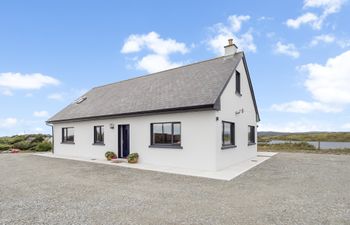Lakeview House Ballyconneely Holiday Home