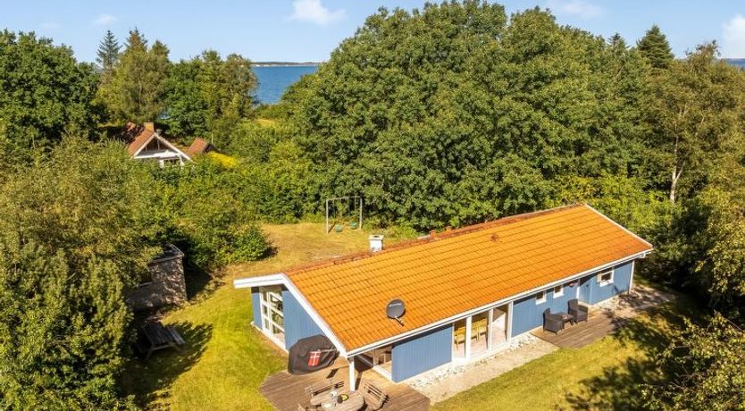 Photo of "Elizabeth" - 150m to the fjord