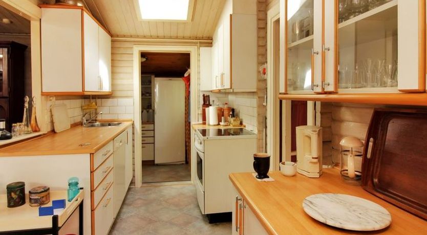 Photo of "Enrik" - 123m from the sea